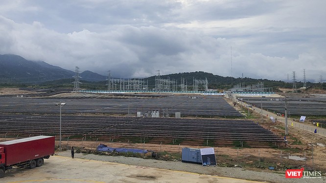  Một góc Dự án Trạm biến áp 500kV và đường dây 220/500kV kết hợp Nhà máy điện mặt trời Trung Nam Thuận Nam 450 MW tại tỉnh Ninh Thuận.