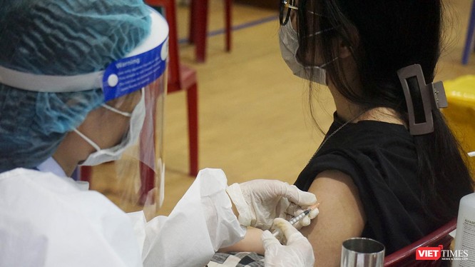 Đà Nẵng tiêm vaccine phòng COVID-19 cho người dân