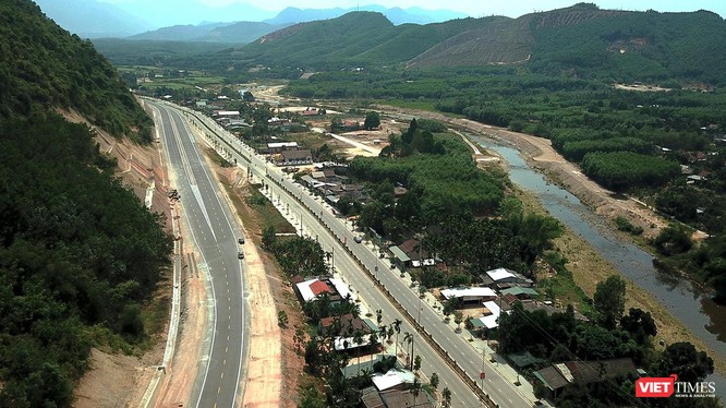 Một góc cao tốc La Sơn - Tuý Loan, đoạn đi qua địa phận TP Đà Nẵng