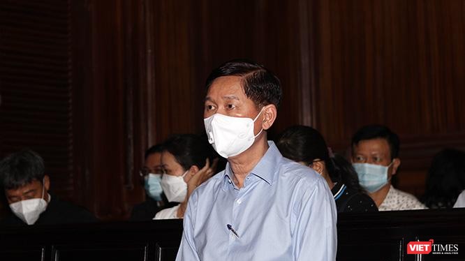 Bị cáo Trần Vĩnh Tuyến, nguyên Phó Chủ tịch UBND TP.HCM ra toà do "nể nang", bị cáo buộc gây thiệt hại cho Nhà nước hơn 672 tỷ đồng. Ảnh: GVT.
