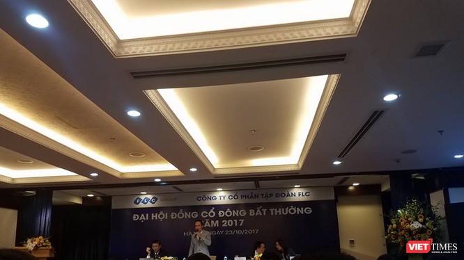 Chủ tịch Quyết phát biểu tại ĐHĐCĐ bất thường 2017.