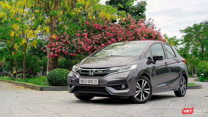 Jazz là cái tên mới nhất của Honda gia nhập thị trường xe Việt trong năm 2018. Đây là một chiếc xe nhập khẩu cỡ nhỏ hạng B thuộc dòng xe hatchback 5 cửa. (Ảnh: Ngô Minh)
