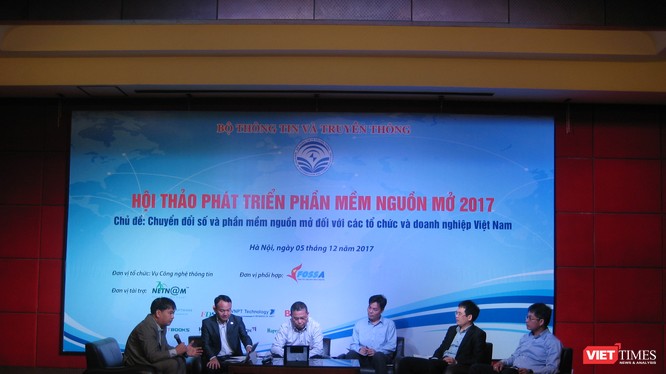 Giao lưu của các diễn giả tại hội thảo