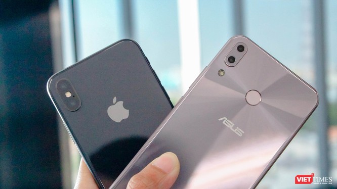 Asus ZenFone 5 có vẻ ngoài bóng bẩy, đẹp hơn iPhone X 