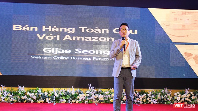 ông Gijae Seong, Giám đốc Bán hàng toàn cầu của Amazon tại Singapore phát biểu tại Diễn đàn TMĐT Việt Nam 2018