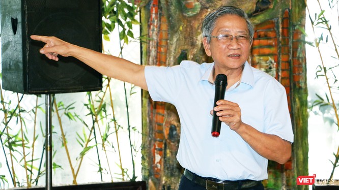 Giáo sư Nguyễn Minh Thuyết hiện là Tổng Chủ biên chương trình giáo dục phổ thông