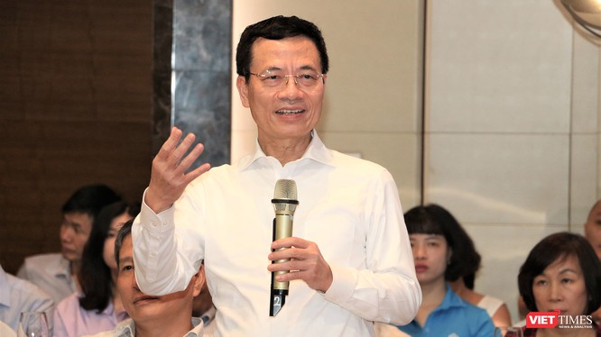 Bộ trưởng Bộ TT&TT Nguyễn Mạnh Hùng nêu quan điểm tại sự kiện Gặp gỡ ICT 2020. (ảnh: Đăng Khoa)