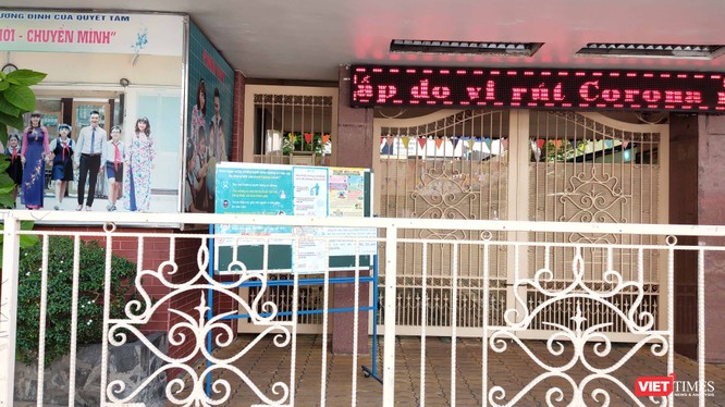Trường tiểu học Lương Định Của (Quận 3) cho học sinh nghỉ hết ngày 16/2 phòng chống virus Corona (Ảnh: Hòa Bình) 