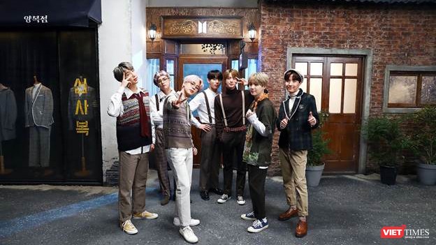 Nhóm nhạc hàng đầu Hàn Quốc BTS gây “sốt” với “Bước vào cửa hiệu nhiệm màu” (Into the Magic shop) (Ảnh trên trang của nhóm BTS).