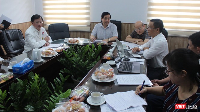 PGS.TS Lương Ngọc Khuê, Cục trưởng Cục quản lý Khám, chữa bệnh tại buổi họp với BV Truyền máu Huyết học TP.HCM ngày 3/7 (Ảnh: Lê Hảo) 
