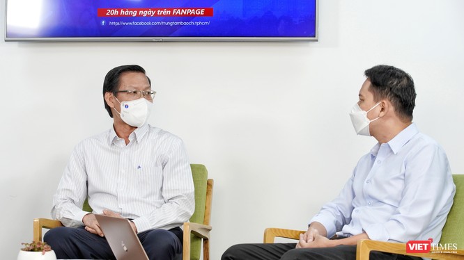 Chủ tịch UBND TP.HCM Phan Văn Mãi trao đổi về công tác phòng, chống dịch COVID-19