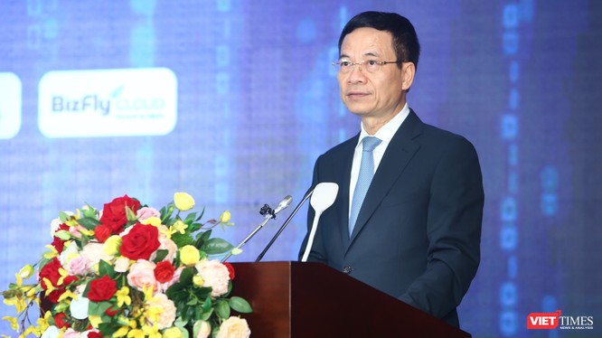 Bộ trưởng Nguyễn Mạnh Hùng cho rằng Việt Nam phải làm chủ các hạ tầng và nền tảng chuyển đổi số cho từng ngành, từng lĩnh vực.
