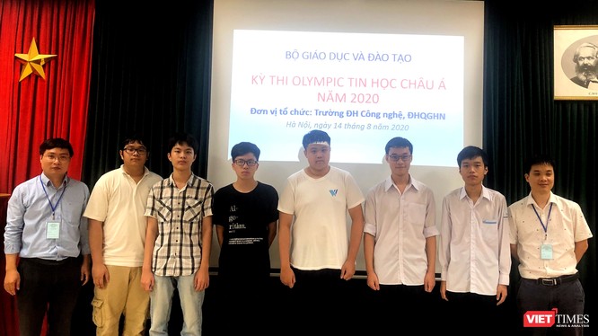 Đoàn học sinh tham gia Olympic Tin học châu Á - Thái Bình Dương 2020 của Việt Nam. Ảnh: Bộ GD&ĐT.