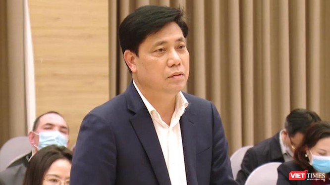 Thứ trưởng Bộ Giao thông vận tải Nguyễn Ngọc Đông thông tin tại cuộc họp báo chiều 2/2.