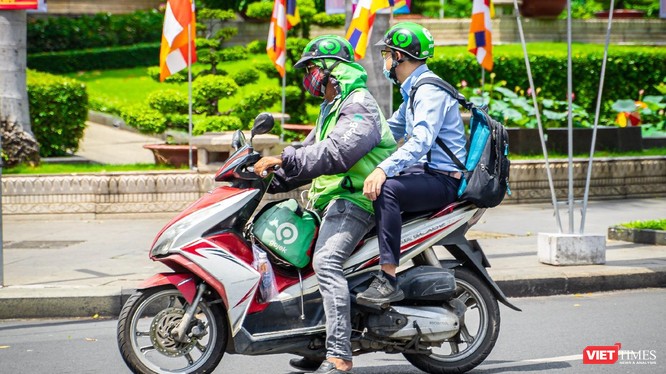 Gojek gửi thông báo trong đêm 17/11 về việc mở lại dịch vụ xe ôm công nghệ - Ảnh minh họa.
