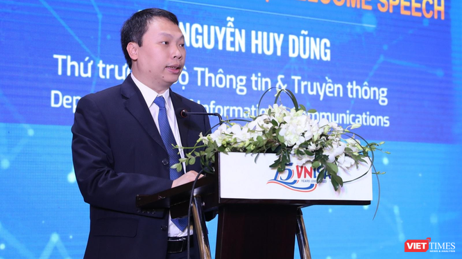 Thứ trưởng Nguyễn Huy Dũng cho biết, Bộ Thông tin và Truyền thông xác định năm 2022 là năm bảo vệ an toàn thông tin của người dân trên không gian mạng.