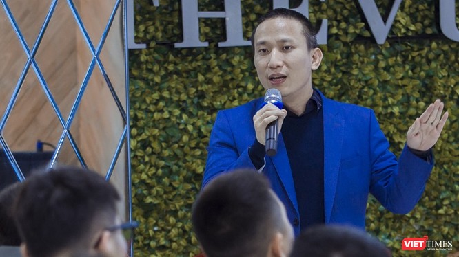 Nhà sáng lập kiêm Giám đốc điều hành Sconnect Tạ Mạnh Hoàng trao đổi về kinh nghiệm MMO.