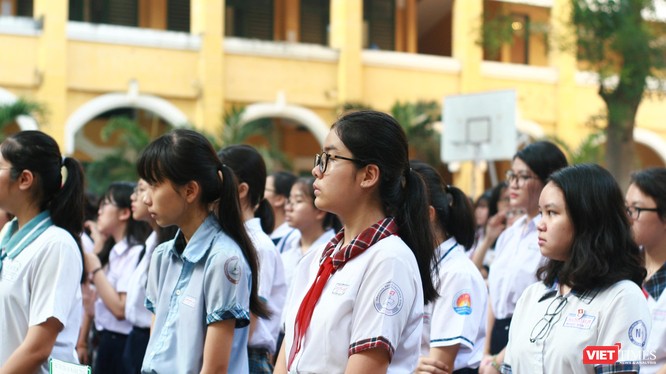 Thí sinh trong ngày thi đầu tiên của đợt tuyển sinh vào lớp 10