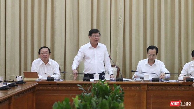 Ông Nguyễn Thành Phong - Chủ tịch UBND TP.HCM tại cuộc họp Ban chỉ đạo phòng, chống COVID-19 chiều 29/2. Ảnh: Sỹ Đông