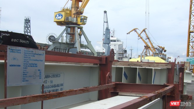 Chi phí vận tải của Việt nam đang rất cao, và đang tiếp tục chịu thêm chi phí hạ tầng cảng biển phục vụ nhu cầu địa phương là Hải Phòng. Ảnh: Quốc Dũng 