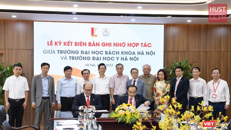 Trường ĐH Y Hà Nội và ĐH Bách khoa Hà Nội ký kết hợp tác trong chuyển đổi số và KH&CN sức khỏe