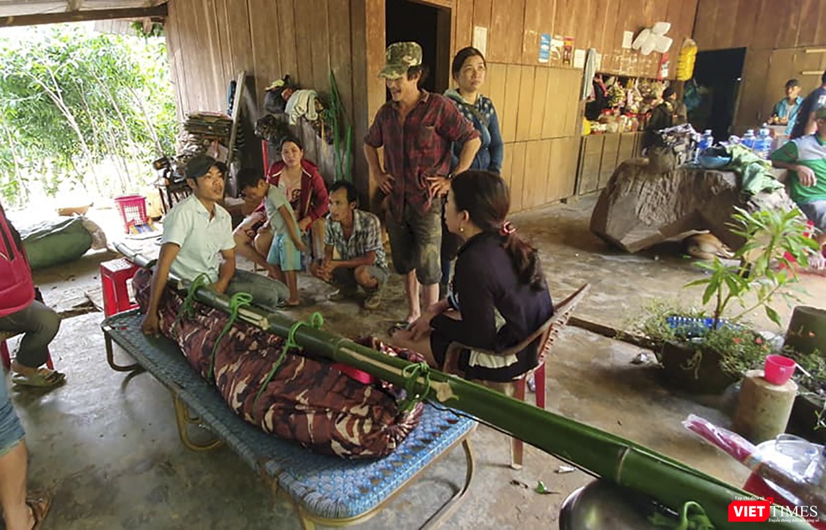 Cận cảnh cứu hộ nạn nhân sạt lở đất ở Trà Leng ảnh 17