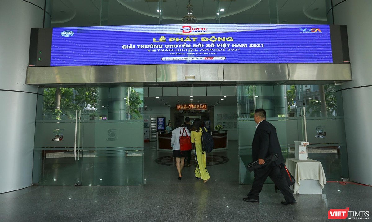 Chùm ảnh Lễ phát động Giải thưởng Chuyển đổi số Việt Nam năm 2021 tại Đà Nẵng ảnh 1
