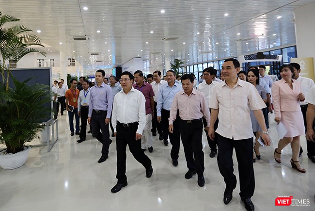 Phó Thủ tướng Phạm Bình Minh khai trương Trung tâm Báo chí Quốc tế phục vụ APEC ảnh 4