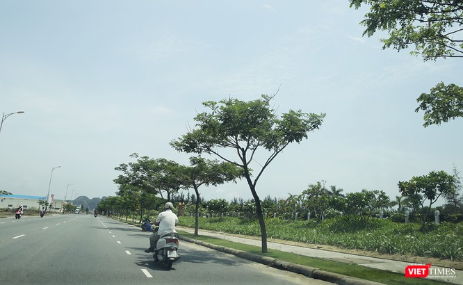 Công tác quy hoạch du lịch ven biển quận Ngũ Hành Sơn khiến lối xuống biển của người dân bị bít