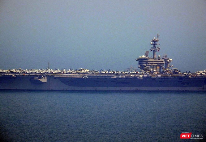 Cận cảnh siêu tàu sân bay Mỹ USS Carl Vinson đang neo đậu Tiên Sa ảnh 6