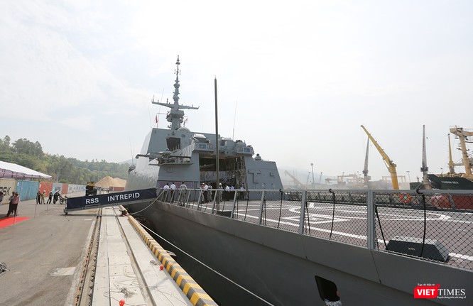 Tàu khu trục RSS INTREPID-Hải quân Singapore đã đến Đà Nẵng ảnh 8