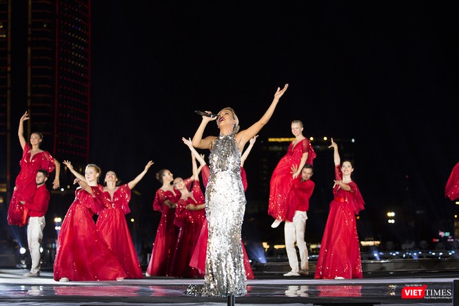 Pháo hoa Đà Nẵng 2018: Mãn nhãn “Bức họa Huyền thoại của những cây cầu” ảnh 4