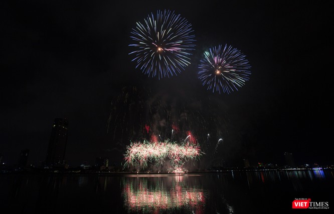 Pháo hoa Đà Nẵng 2018: Mãn nhãn “Bức họa Huyền thoại của những cây cầu” ảnh 7