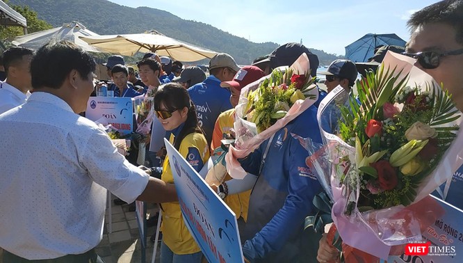 Ngắm những cánh dù “Bay trên Tiên Sa” ở Đà Nẵng ảnh 1