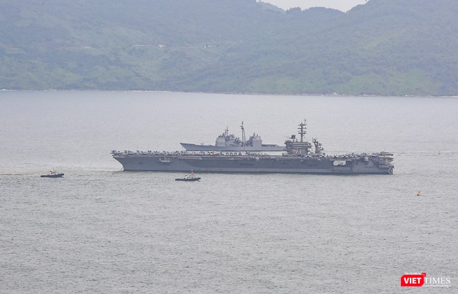 Toàn cảnh chuyến thăm của đội tàu USS Theodore Roosevelt (CVN-71) ở Đà Nẵng ảnh 4