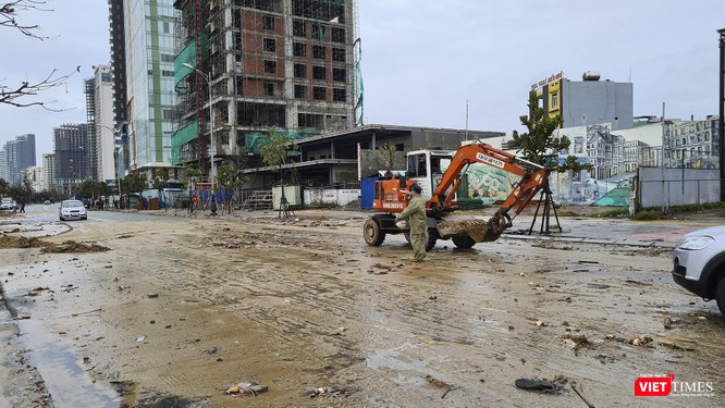 Đà Nẵng ngổn ngang sau khi bão số 13 lướt qua ảnh 14