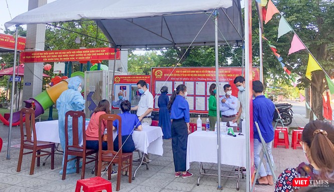 Ảnh: Cử tri toàn TP Đà Nẵng đi bầu cử đại biểu Quốc hội và HĐND TP ảnh 6