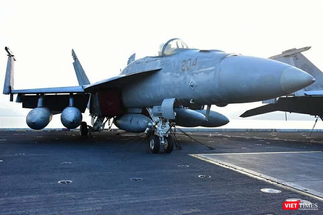 Chiêm ngưỡng tàu sân bay Mỹ USS Carl Vinson đang neo đậu ở Cảng Tiên Sa ảnh 16