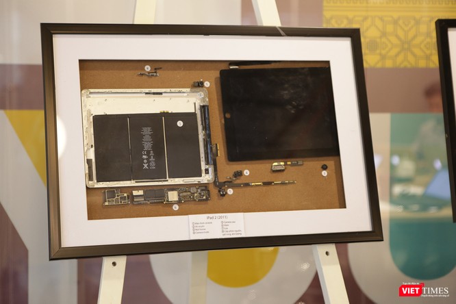 Từ iPhone đời đầu đến iPhone X lần đầu tiên hội tụ trong một triển lãm tại Hà Nội ảnh 9