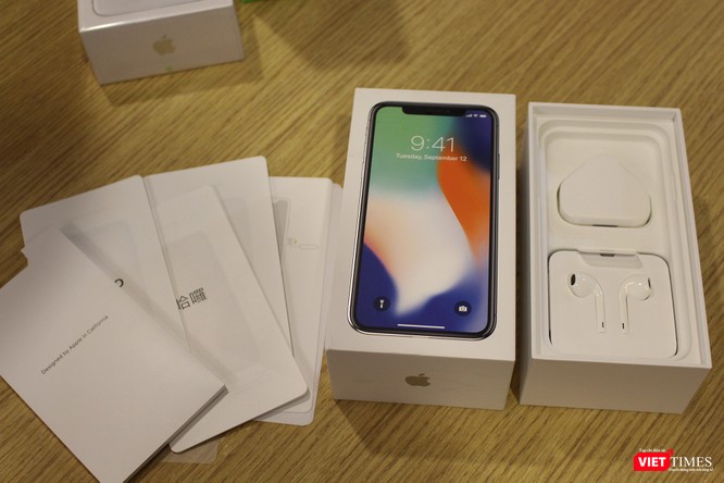 Từ iPhone đời đầu đến iPhone X lần đầu tiên hội tụ trong một triển lãm tại Hà Nội ảnh 13