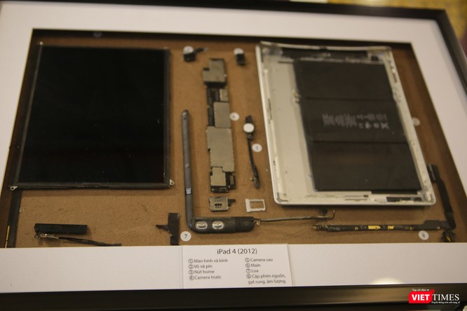 Từ iPhone đời đầu đến iPhone X lần đầu tiên hội tụ trong một triển lãm tại Hà Nội ảnh 8