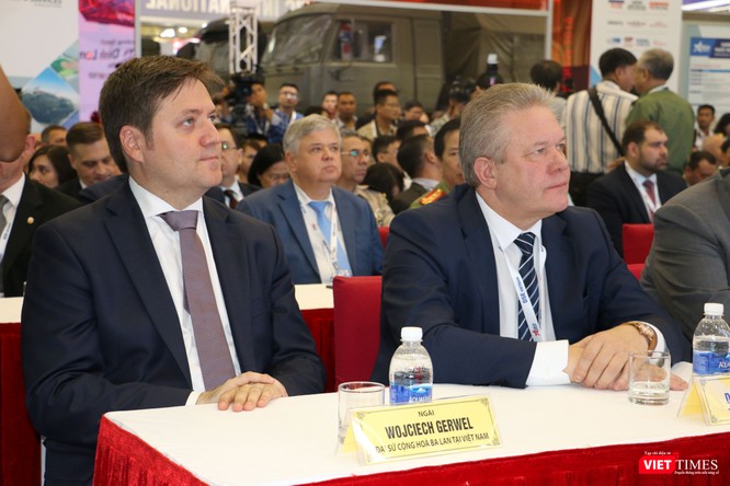 Chiêm ngưỡng hàng trăm trang thiết bị quân sự hiện đại xuất hiện tại Triển lãm Quốc tế về Quốc phòng và An ninh Việt Nam 2019 ảnh 2