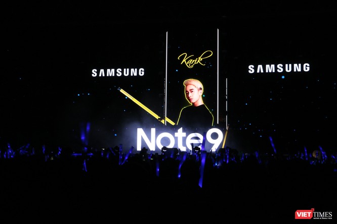 Mỹ Tâm, Tóc Tiên, Tuấn Hưng, Bích Phương, Đức Phúc làm “nổ tung” sân khấu sự kiện ra mắt Galaxy Note 9 tại Hà Nội ảnh 2