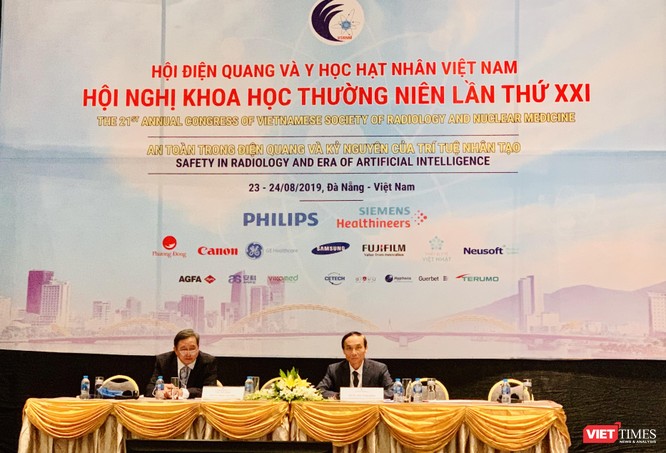 Các chuyên gia đầu ngành điện quang và y học hạt nhân của Việt Nam chủ trì hội thảo