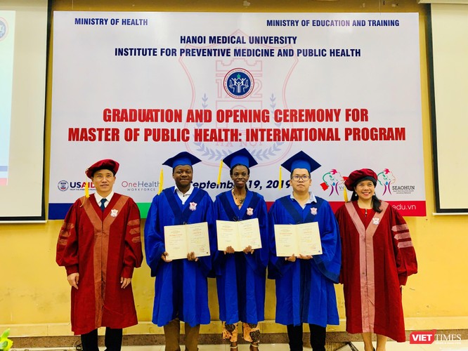 22 tân thạc sĩ chương trình đào tạo quốc tế Y - Dược duy nhất ở Việt Nam được trao Bằng tốt nghiệp ảnh 5