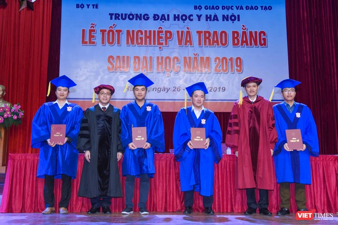 Trao Bằng tốt nghiệp cho gần 800 tân bác sĩ chuyên khoa cấp II và thạc sĩ được đào tạo theo hướng chuẩn quốc tế ảnh 12