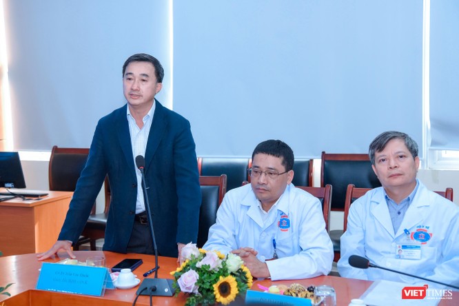 GS.TS. Trần Văn Thuấn – Giám đốc Bệnh viện K - vui mừng khi Trường Đại học Y Hà Nội và Bệnh viện K hợp tác toàn diện