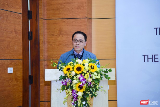 GS.TS. Tạ Thành Văn - Bí thư Đảng ủy, Hiệu trưởng Trường Đại học Y Hà Nội phát biểu chỉ đạo tại buổi lễ