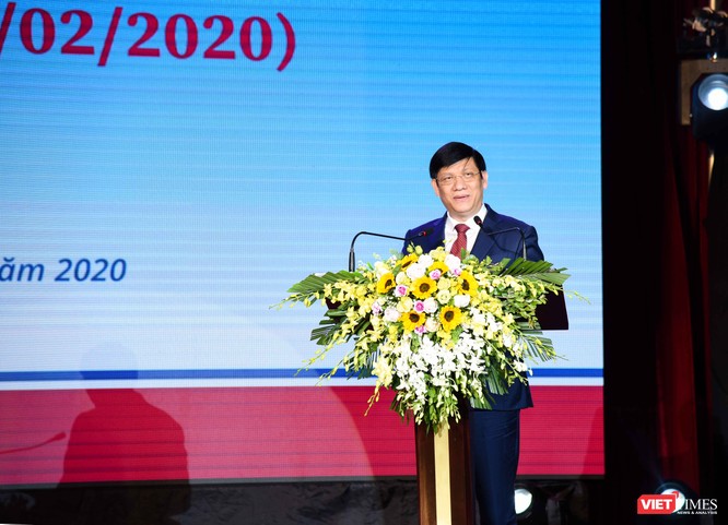 Thứ trưởng Bộ Y tế Nguyễn Thanh Long phát biểu tại buổi lễ