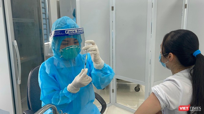 Một số nước tạm ngưng tiêm vaccine COVID-19 của AstraZeneca, Việt Nam có tiếp tục triển khai? ảnh 2